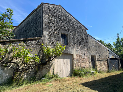 French property for sale in Saint-Savinien, Charente-Maritime - €205,200 - photo 7