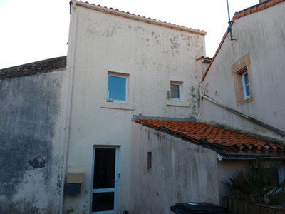 French property for sale in La Meilleraie-Tillay, Vendée - €162,000 - photo 1