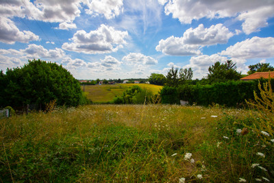 Terrain à vendre à Linars, Charente, Poitou-Charentes, avec Leggett Immobilier