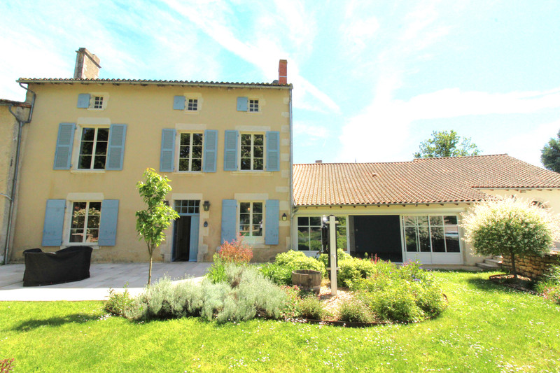 French property for sale in Saint-Savin, Vienne - €519,000 - photo 4