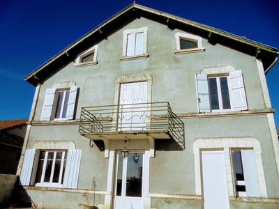 Maison à vendre à ST SEVERIN, Charente, Poitou-Charentes, avec Leggett Immobilier