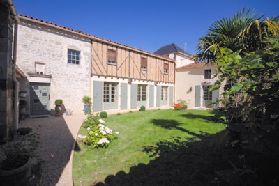 Maison à vendre à Haimps, Charente-Maritime, Poitou-Charentes, avec Leggett Immobilier