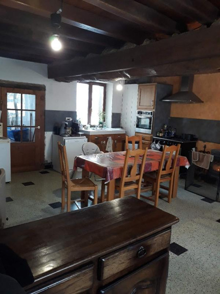 French property for sale in Noyant-d'Allier, Allier - €685,000 - photo 1
