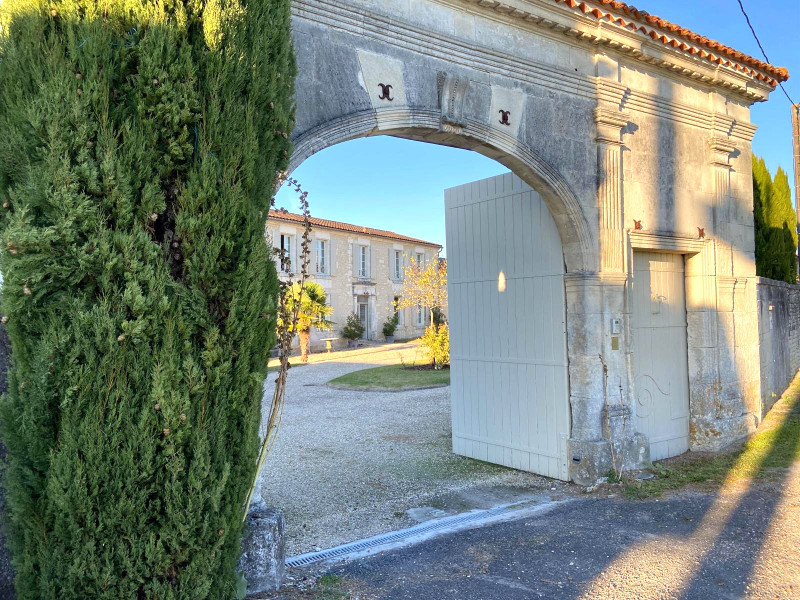 French property for sale in Bellevigne, Charente - €848,000 - photo 5