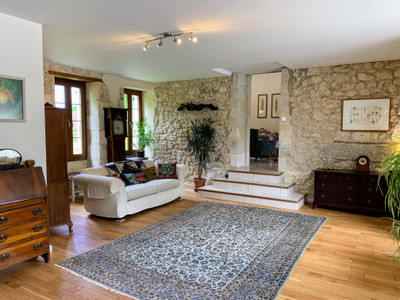 Beautiful stone farmhouse, 4 bed, 3 reception rooms, large kitchen/dining room. Pool, stunning gardens. 