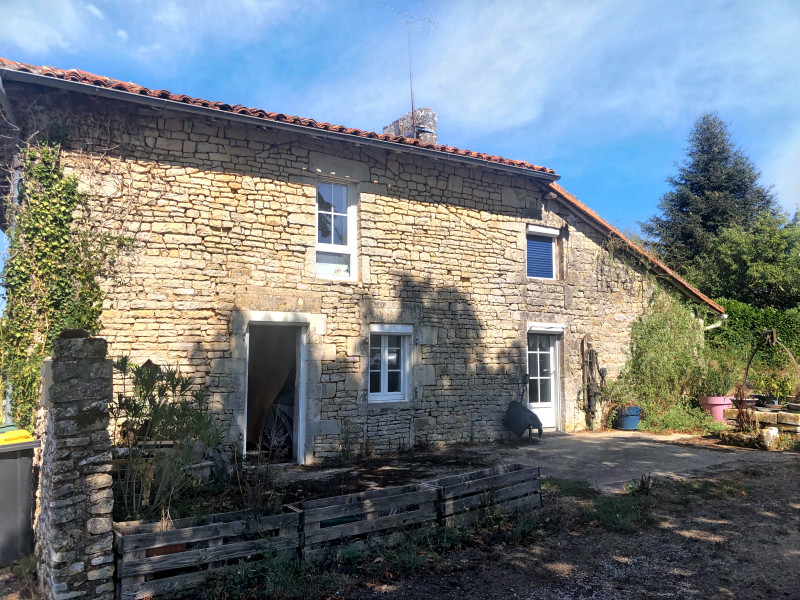 French property for sale in Nanteuil-en-Vallée, Charente - €149,800 - photo 0