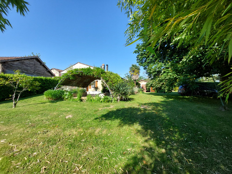 French property for sale in Combiers, Charente - €189,000 - photo 1
