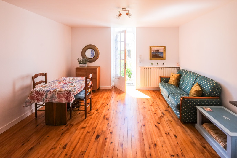 French property for sale in Saint-Jean-d'Angély, Charente-Maritime - €328,600 - photo 8