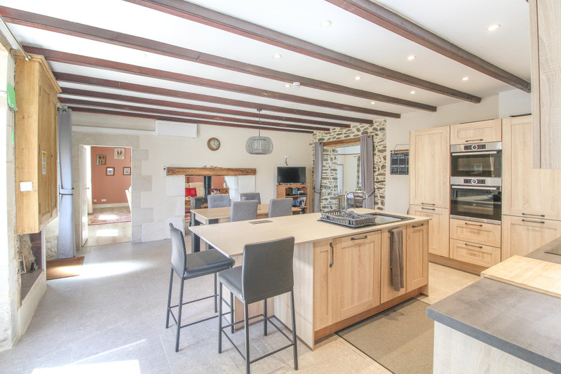 French property for sale in Beugnon-Thireuil, Deux-Sèvres - €315,000 - photo 2