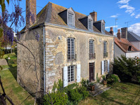 Maison à vendre à Nogent-le-Bernard, Sarthe - 465.000 € - photo 1