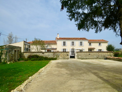 Maison à vendre à Sainte-Même, Charente-Maritime, Poitou-Charentes, avec Leggett Immobilier