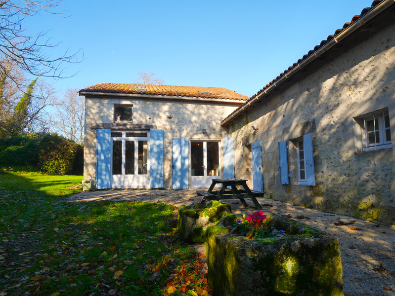 Maison à vendre à Champagne-et-Fontaine, Dordogne - 268 817 € - photo 1