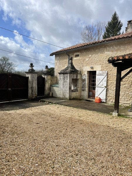 French property for sale in Champagne-et-Fontaine, Dordogne - &#8364;344,500 - photo 10