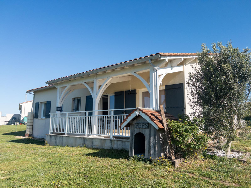 French property for sale in Saint-Romain, Charente - €199,800 - photo 0
