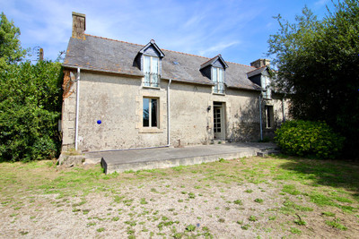 Maison à vendre à Kergrist-Moëlou, Côtes-d'Armor, Bretagne, avec Leggett Immobilier