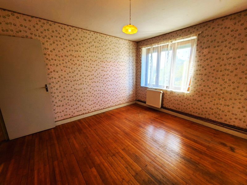 French property for sale in Nanteuil-en-Vallée, Charente - €180,000 - photo 5