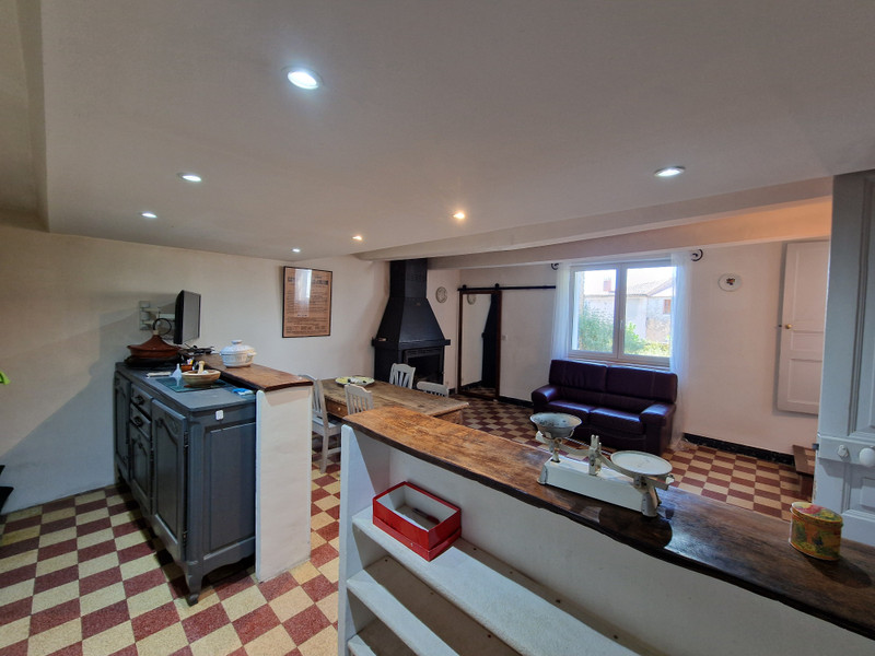 French property for sale in Saint-Christol, Vaucluse - €298,000 - photo 4