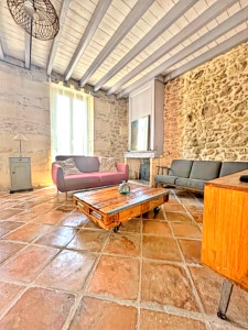 French property for sale in Saint-Yzans-de-Médoc, Gironde - €318,000 - photo 2