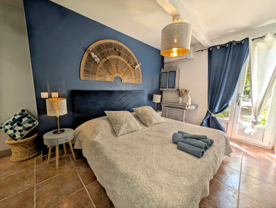 French property for sale in Verquières, Bouches-du-Rhône - €695,000 - photo 4