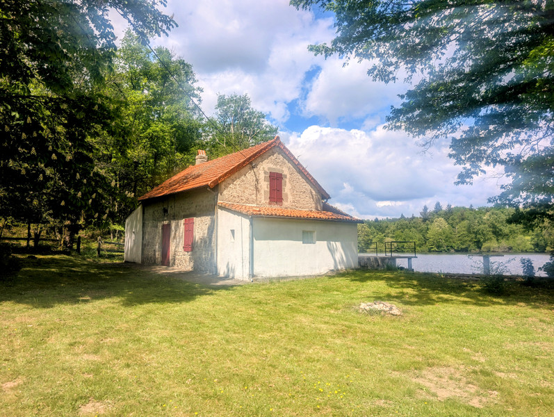 French property for sale in La Chapelle-Montbrandeix, Haute-Vienne - €371,000 - photo 2