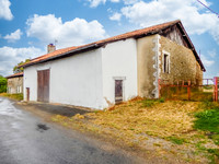 Maison à vendre à Cherves-Châtelars, Charente - 99.000 € - photo 5