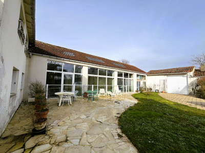 French property for sale in Saint-Mard, Charente-Maritime - €560,000 - photo 3