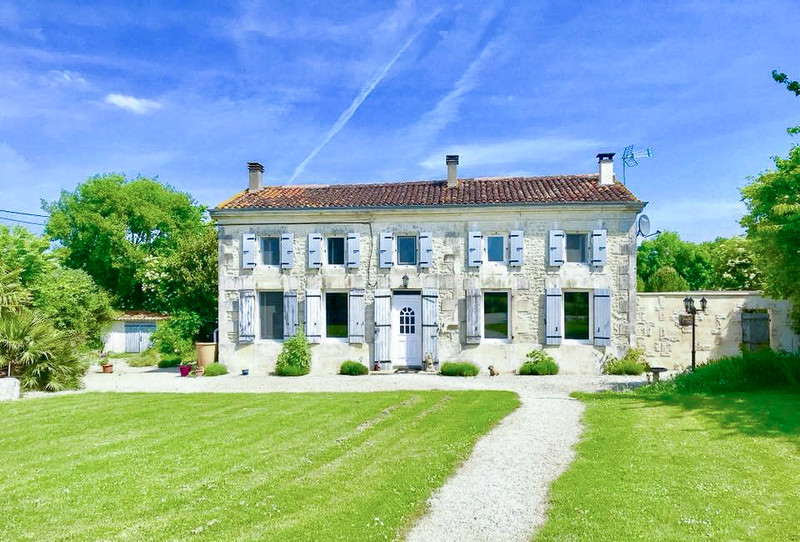 House For Sale In Saint Jean D Angely Charente Maritime This Beautiful Traditional Stone House In Sunny Charente Maritime Has Successfully Operated As A Year Round Upmarket Chambres D Hotes Business And Could Equally