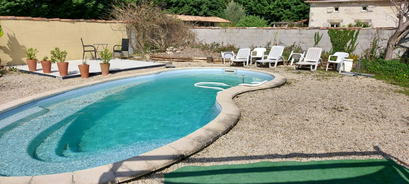 French property for sale in Vanzac, Charente-Maritime - &#8364;344,500 - photo 2