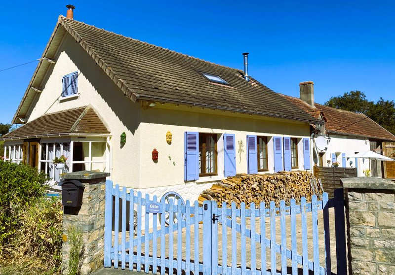 French property for sale in Châteaumeillant, Cher - €199,800 - photo 0