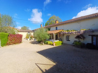 Maison à vendre à Londigny, Charente - 297.500 € - photo 1