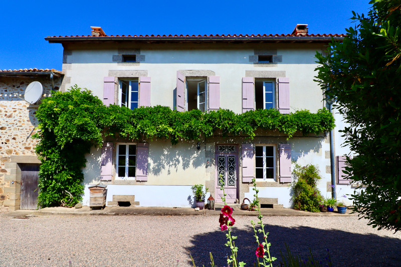 French property for sale in Écuras, Charente - €299,750 - photo 9