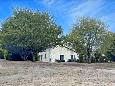Maison à vendre à Barbezieux-Saint-Hilaire, Charente, Poitou-Charentes, avec Leggett Immobilier