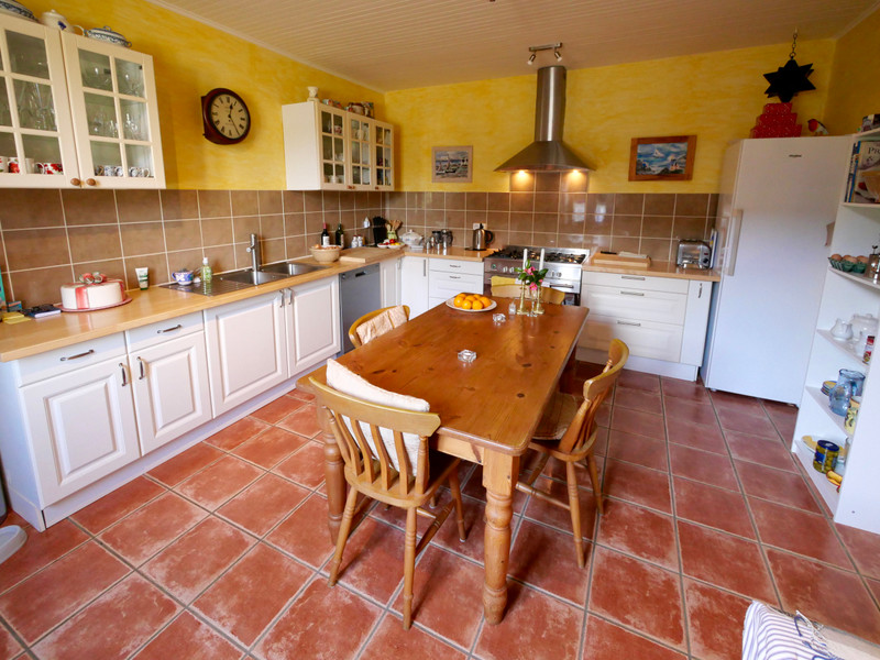 French property for sale in Saint-Nic, Finistère - €572,400 - photo 3