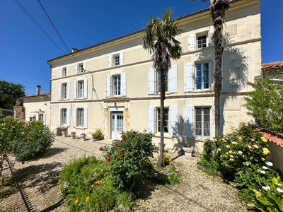 Maison à vendre à Courcerac, Charente-Maritime, Poitou-Charentes, avec Leggett Immobilier