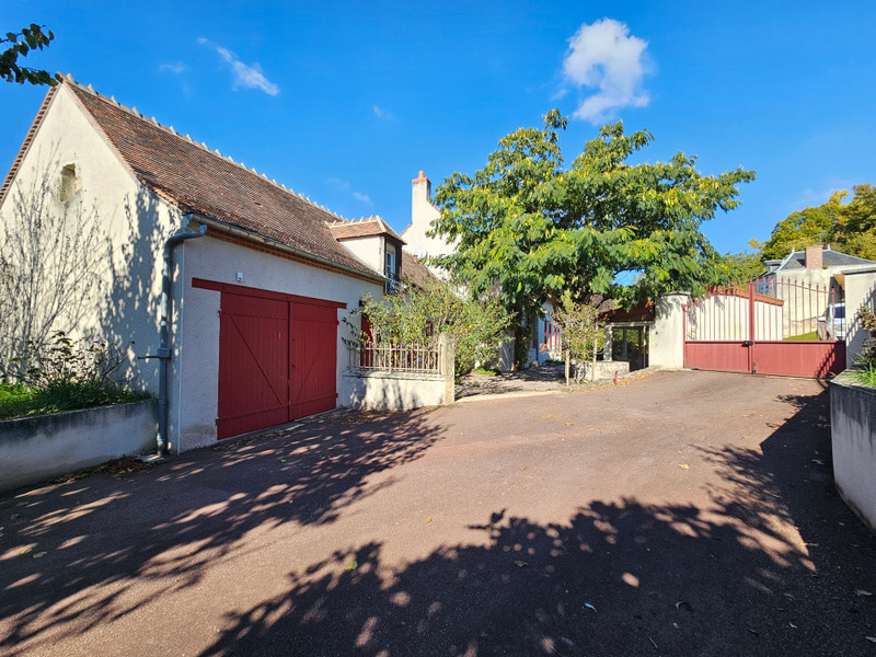French property for sale in Ainay-le-Château, Allier - €369,000 - photo 9