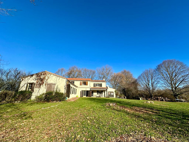 Maison à vendre à Montaner, Pyrénées-Atlantiques - 345.000 € - photo 1
