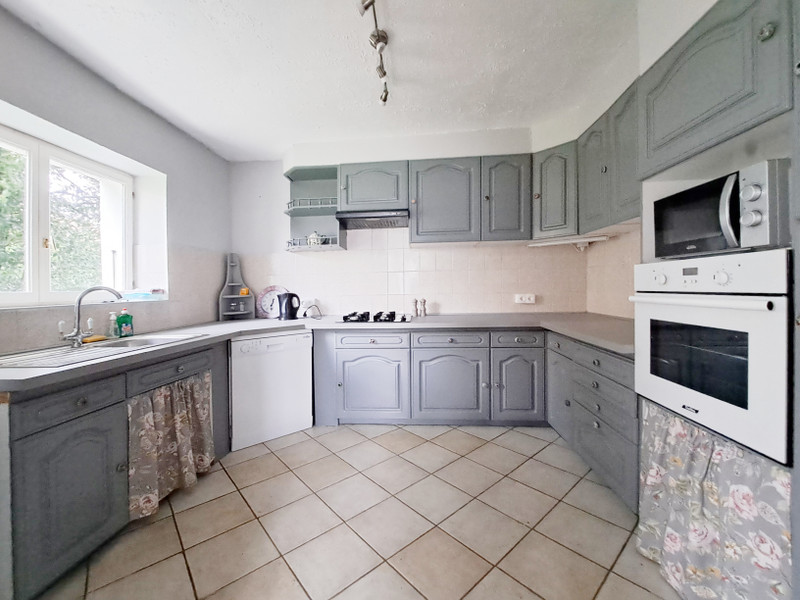 French property for sale in Sauzé-Vaussais, Deux-Sèvres - €327,540 - photo 3