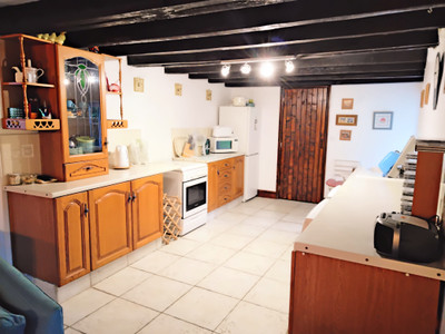 French property for sale in Vayres, Haute-Vienne - €132,500 - photo 3