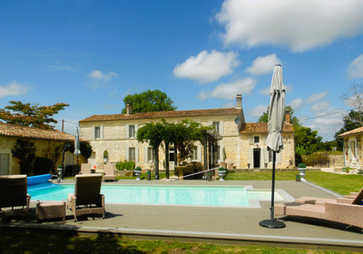 Maison à vendre à Saint-Ciers-sur-Gironde, Gironde, Aquitaine, avec Leggett Immobilier