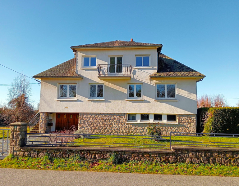Maison à vendre à Égletons, Corrèze - 172.800 € - photo 1