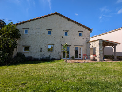 Maison à vendre à Vanzac, Charente-Maritime, Poitou-Charentes, avec Leggett Immobilier