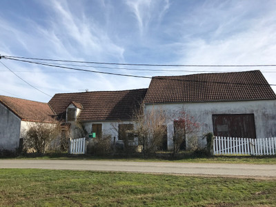 Maison à vendre à Ourouer-les-Bourdelins, Cher, Centre, avec Leggett Immobilier