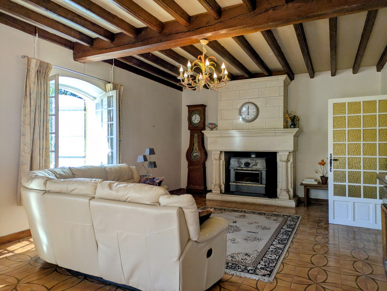 French property for sale in Villars, Dordogne - €205,200 - photo 2