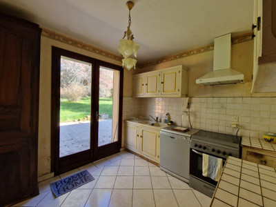 French property for sale in Vouzan, Charente - €128,000 - photo 3