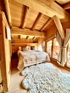 Luxurious, Exceptional SKI Chalet in Highly Sought After Area of Ste Foy Resort. Ski in Ski Out