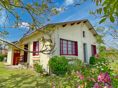 Maison à vendre à Saint Aulaye-Puymangou, Dordogne, Aquitaine, avec Leggett Immobilier