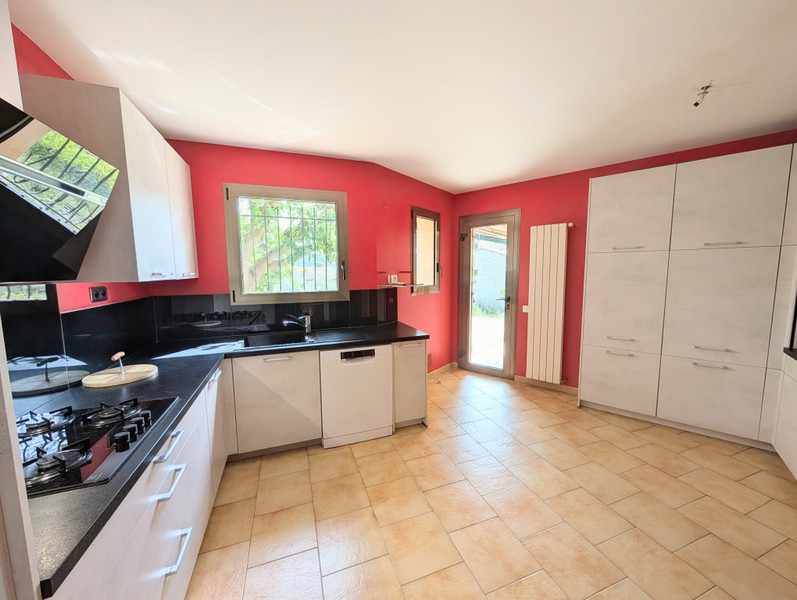 French property for sale in Cuges-les-Pins, Bouches-du-Rhône - €641,300 - photo 5