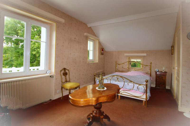 French property for sale in Montargis, Loiret - €372,000 - photo 8