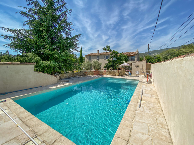 House for sale in Bédoin Vaucluse Bedoin. A beautiful spacious and