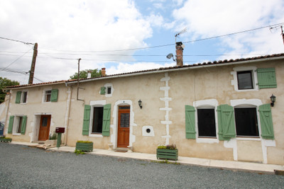Maison à vendre à Néré, Charente-Maritime, Poitou-Charentes, avec Leggett Immobilier